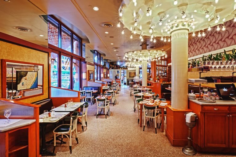 Book Early! Here Are 8 Valtine's Day Restaurants To Dine In New York