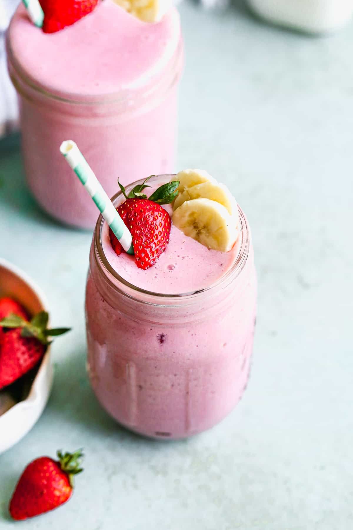 Strawberry Banana Smoothie Recipe - Chef Olu